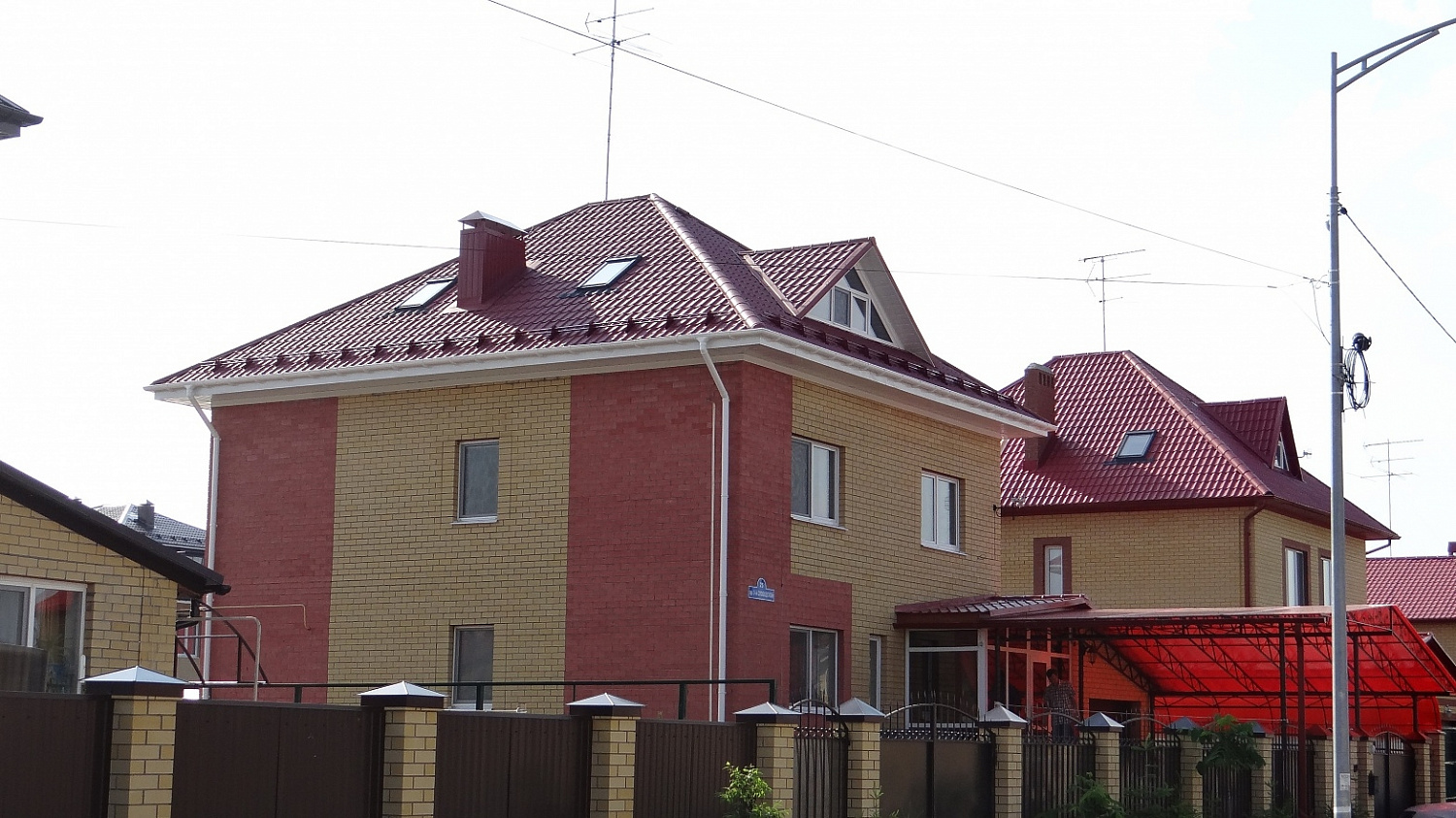 Кронштейн желоба Docke LUX, пломбир